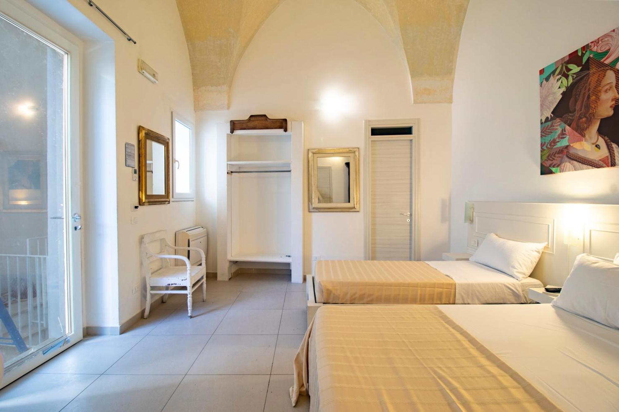 Palazzo Cavour Bed & Breakfast Lecce Exterior photo